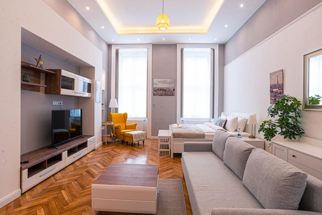 Joy Apartments On Kiraly Street Budapest Exterior photo